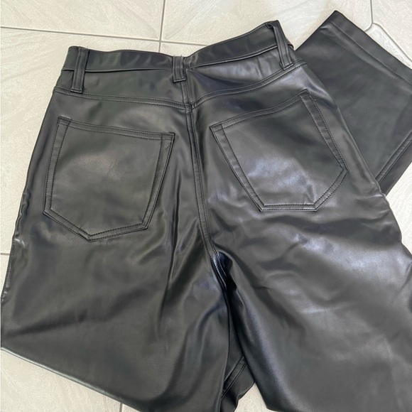 Abercrombie & Fitch 90’s Relaxed Vegan Leather - Picture 5 of 6